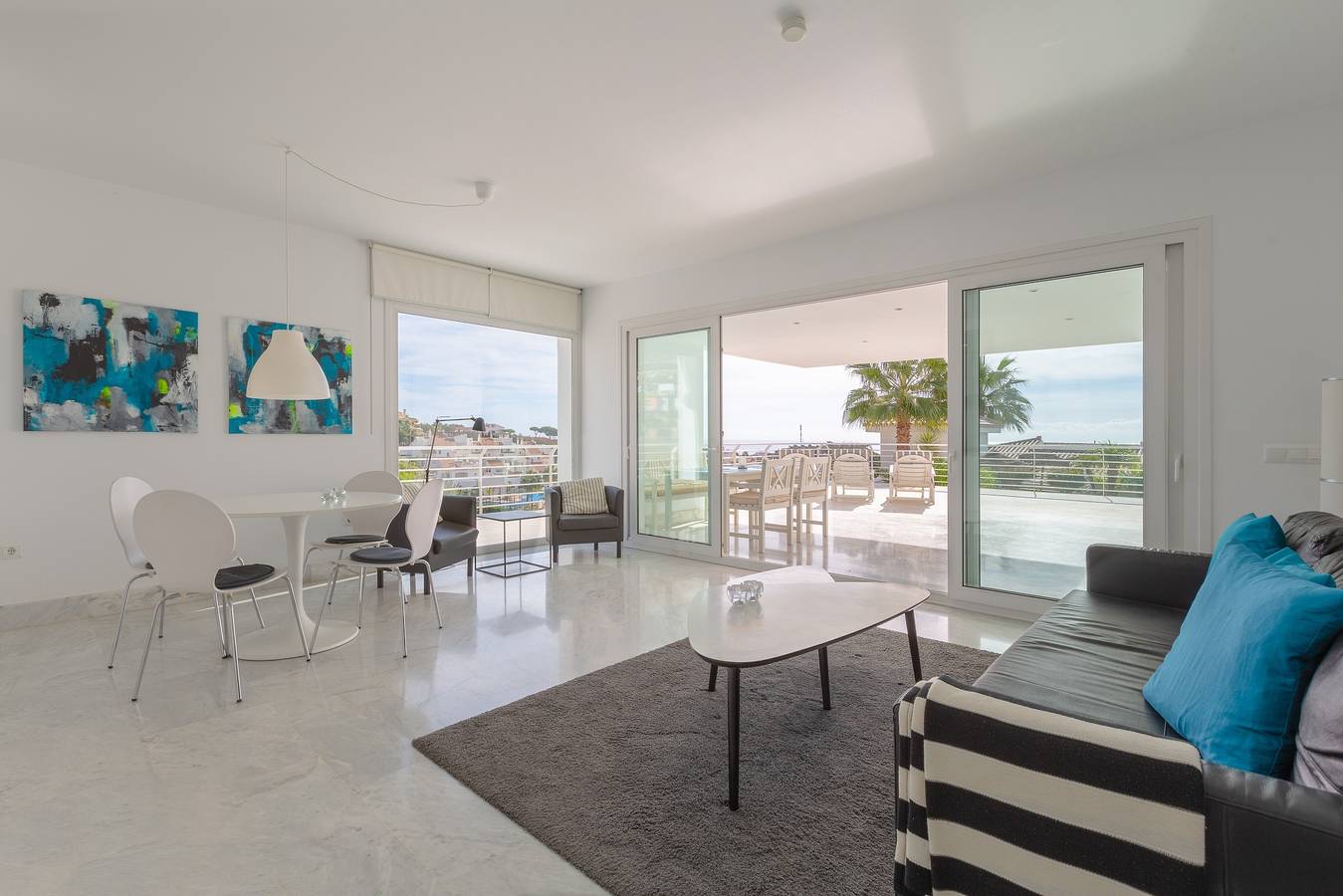 Appartement entier, Bel appartement avec terrasse ensoleillée, piscine et vue sur mer in Benalmadena Pueblo, Benalmádena
