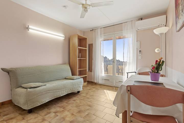 Ferienwohnung für 2 Personen, mit Balkon und Garten in Frankreich