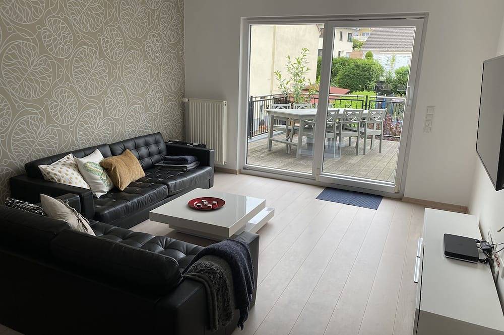 Ganze Wohnung, Lichtdurchflutete Ferienwohnung in Bendorf-Sayn am Rhein in Bendorf, Landkreis Mayen-Koblenz