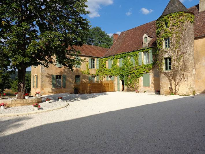Gîte pour 3 personnes, avec piscine ainsi que terrasse et jardin à Cénac-et-Saint-Julien - 2