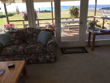 Cabin for 6 Guests in Whidbey Island, Island County, Picture 2