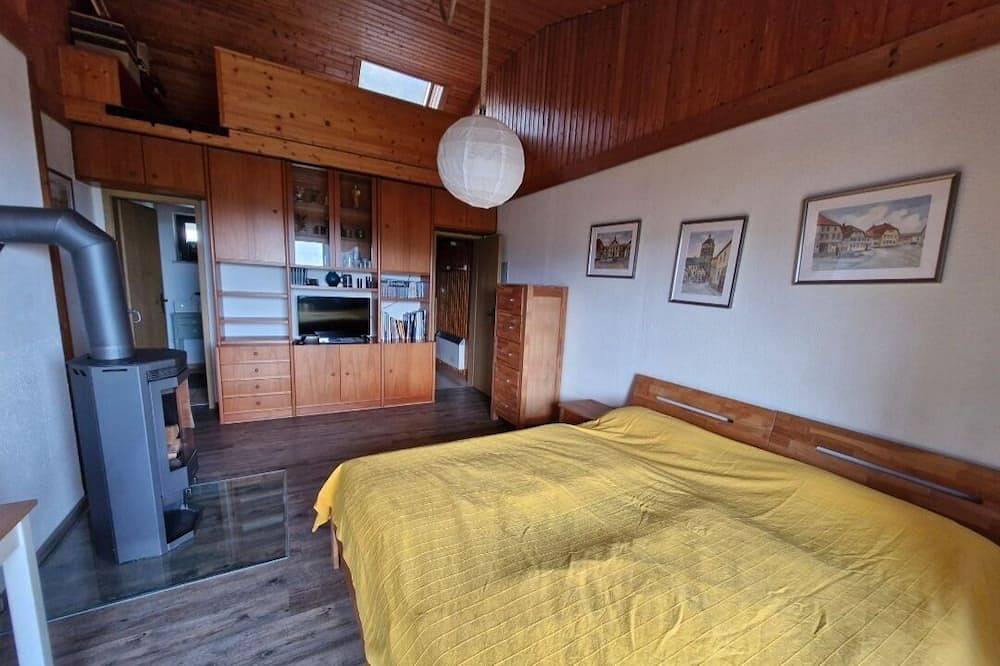 Ganze Wohnung, Ferienhaus Rhönblick mit Wintergarten und schönem Außenbereich in Bischofsheim an der Rhön, Rhön-Bayern