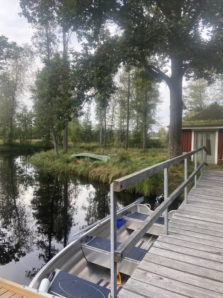 Feriehus for 8 personer, med Terrasse og Hage i tillegg til Sauna i Småland