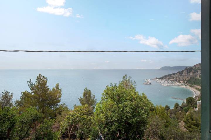Hel lejlighed, Holiday Apartment 'Oasi' with Sea View, Terrace and Wi-Fi in Alassio, Riviera di Ponente