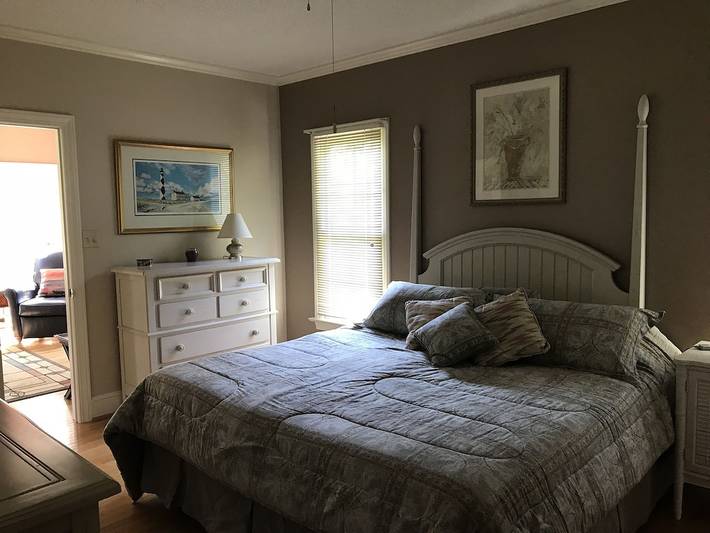 Vacation rental for 10 people, with yard in Lake Gaston