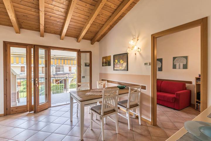 Ferienwohnung für 3 Personen, mit Balkon und Garten sowie Kinderpool in Lazise