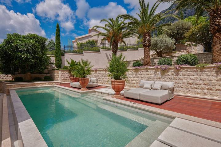 Villa für 10 Personen, mit Whirlpool und Terrasse sowie Garten in Montenegro - 3