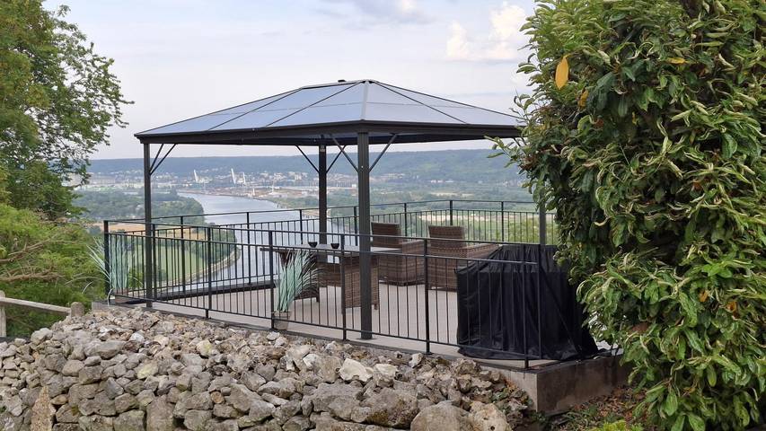 Gîte pour 6 personnes, avec Terrasse ainsi que Jardin et Vue