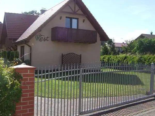 Gästehaus für 3 Personen, mit Seeblick und Balkon sowie Garten und Ausblick, mit Haustier - 1