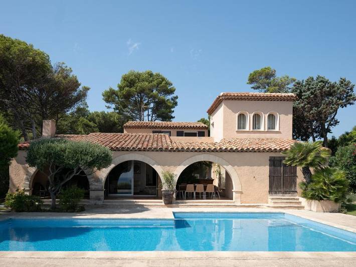Villa pour 12 personnes, avec Balcon et Terrasse ainsi que Jardin et Piscine à Carry-le-Rouet - 3