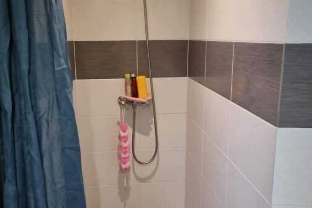 Entire apartment, T1 Meuble in Saint-Chamond, Pilat Regional Nature Park