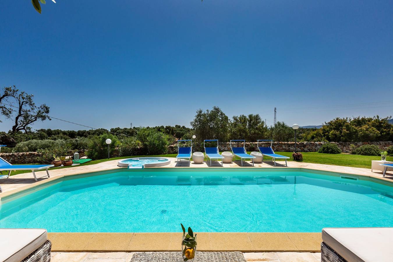 Landgut für 14 Personen mit Terrasse in Fasano, Salento