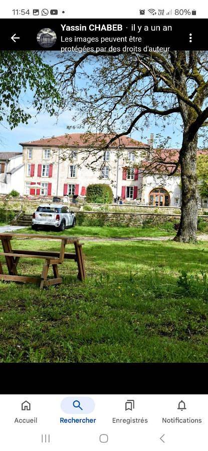 Family Room with Private Bathroom in Saint-Ouen-lès-Parey, Neufchâteau (Frankrijk)