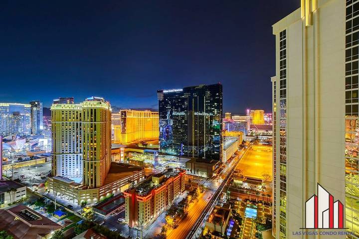 Vacation rental for 4 people, with pool and balcony in Las Vegas Strip