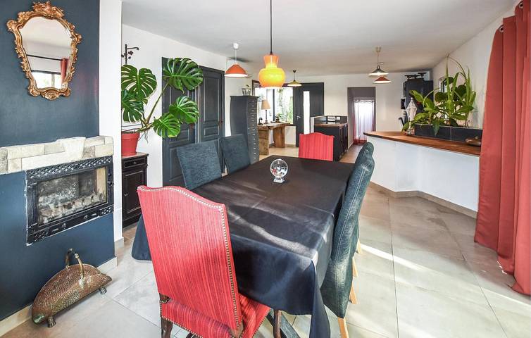 Location de vacances pour 6 personnes, avec jardin ainsi que terrasse et piscine, animaux acceptés à Jonquières - 4