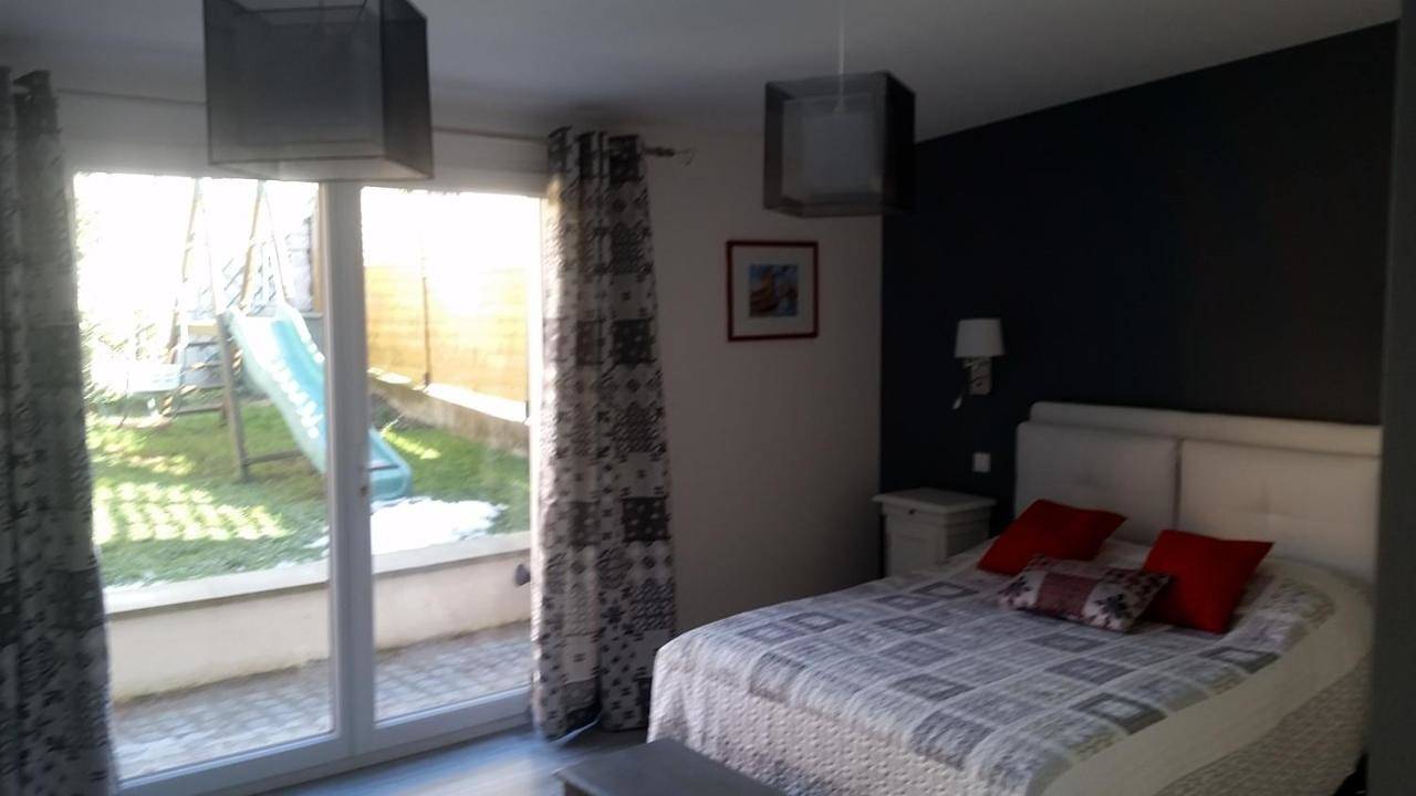 Double Room with Garden View in Houilles, Yvelines