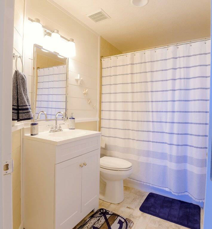 Vacation rental for 4 people, with balcony and yard, with pets in New Smyrna Beach