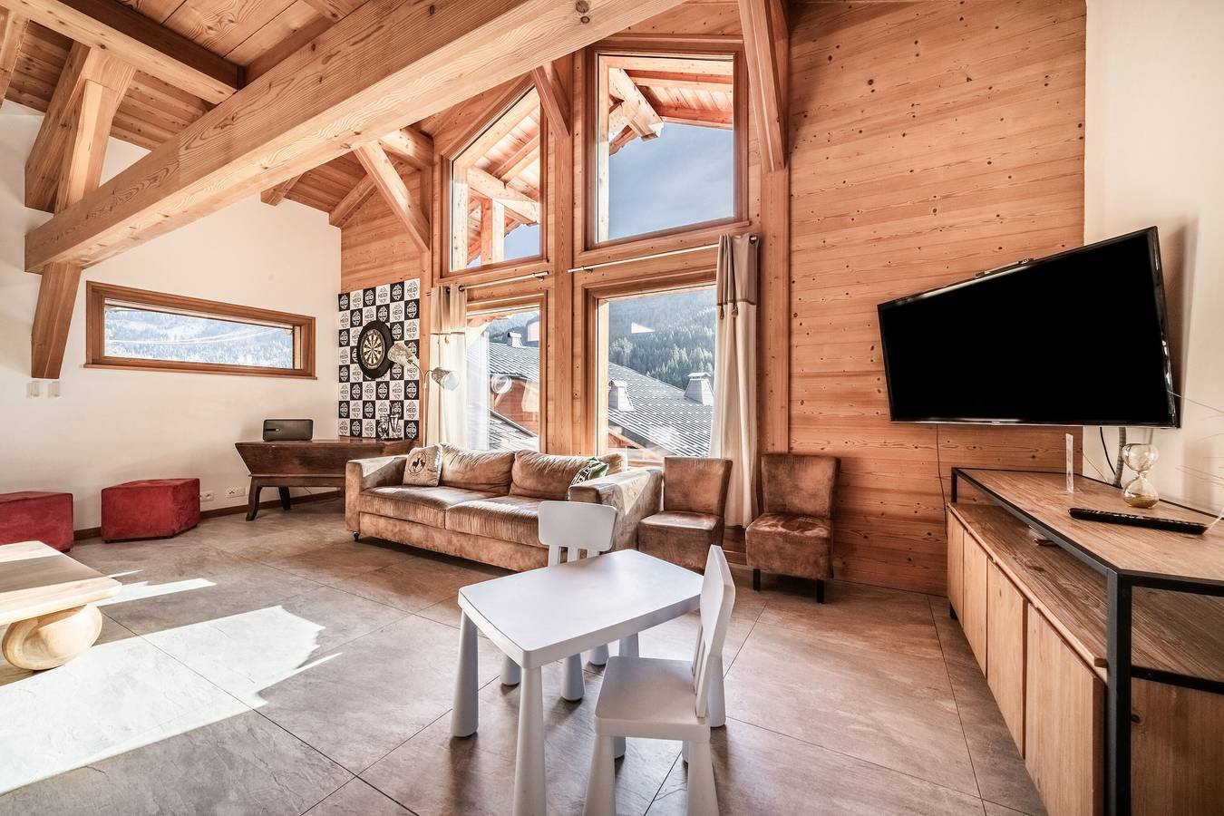 Chalet 'Heidi - Chatel' avec vue sur les montagnes, terrasse privée et Wi-Fi in Chatel, Les Portes du Soleil