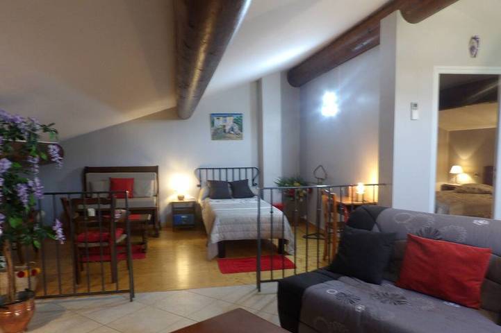 - Die Pitcholine En Provence *** Sportlicher Und Blumiger Garten - Pool - Komfort in Grillon, Enclave de Valreas