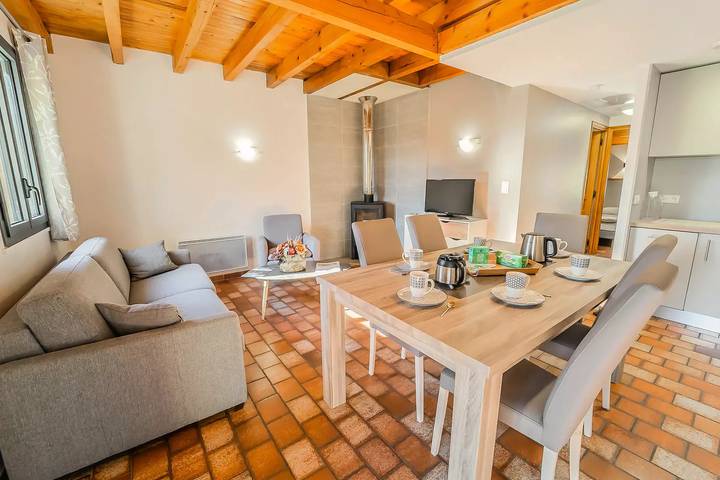 Location de vacances pour 6 personnes, avec piscine et terrasse à Le Malzieu-Ville - 4