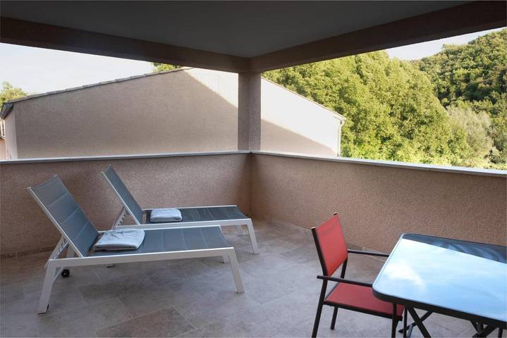Hôtel pour 2 personnes, avec jardin et sauna ainsi que jacuzzi et piscine à Niozelles - 3
