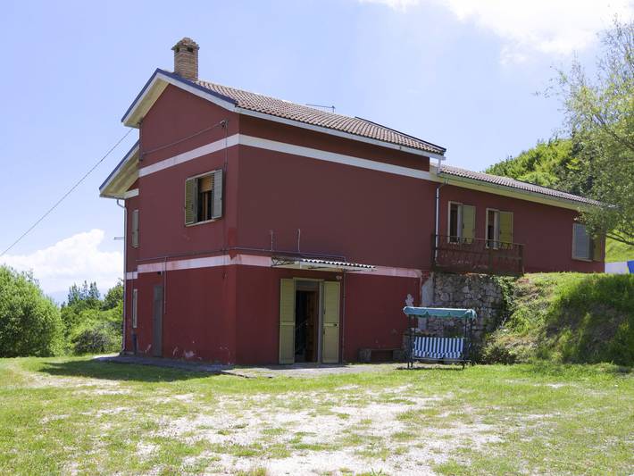 Casa vacanza per 10 persone, con Terrazza e Giardino nonché Piscina a Santo Stefano di Sessanio