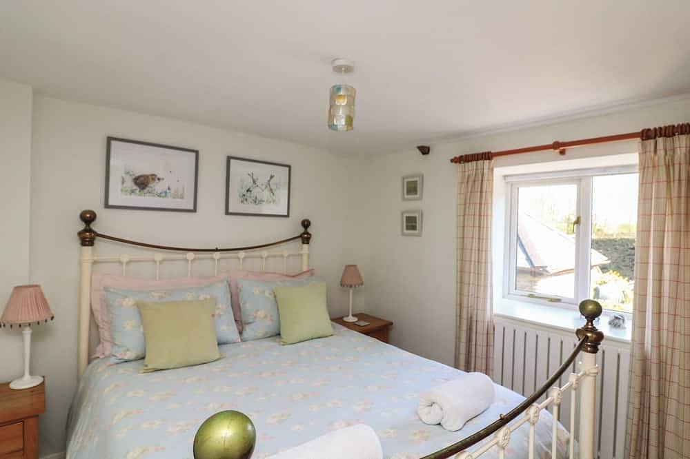 Tinkers Cottage, pet friendly, with a garden in Bigbury in Bigbury on Sea, South Devon