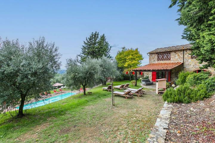 Agriturismo per 6 persone, con giardino e piscina, con animali domestici in Tavarnelle Val di Pesa