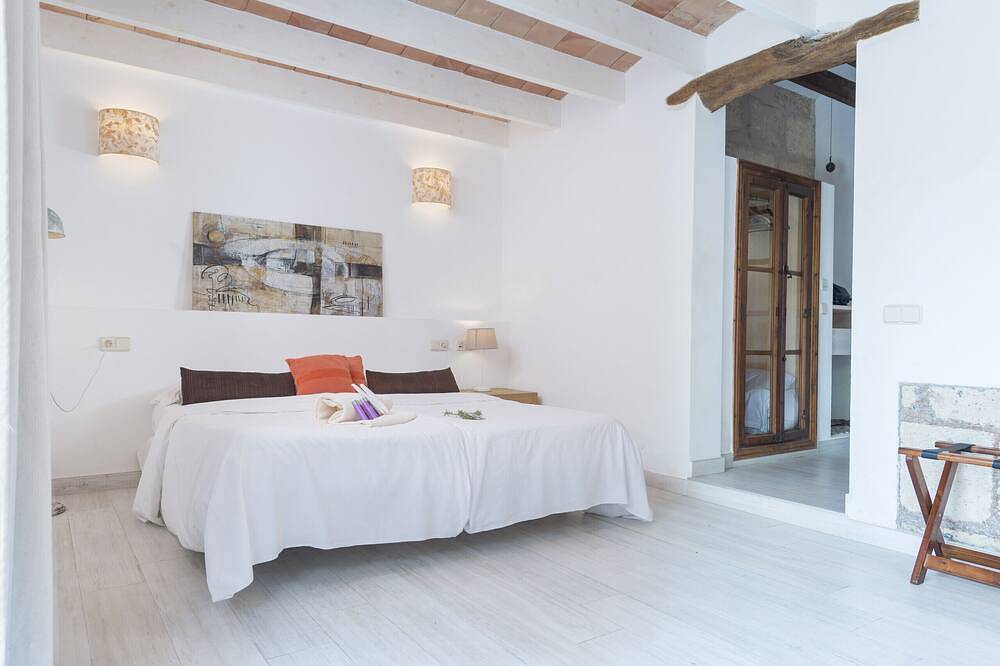 Sunset Villa Can Calco - Villa mit Pool, 5 Schlafzimmer, alle mit Klimaanlage und Bad en-suite in Moscari, Selva
