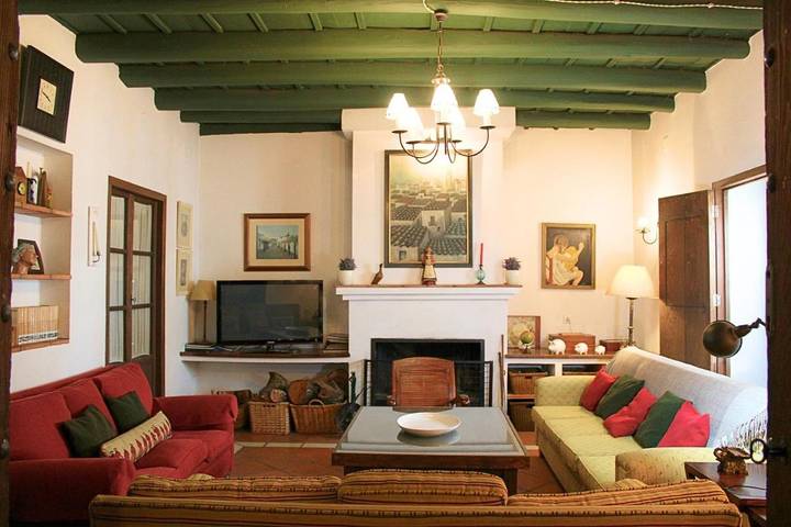 Casa de vacaciones para 11 personas, con jardín además de balcón y piscina - 1