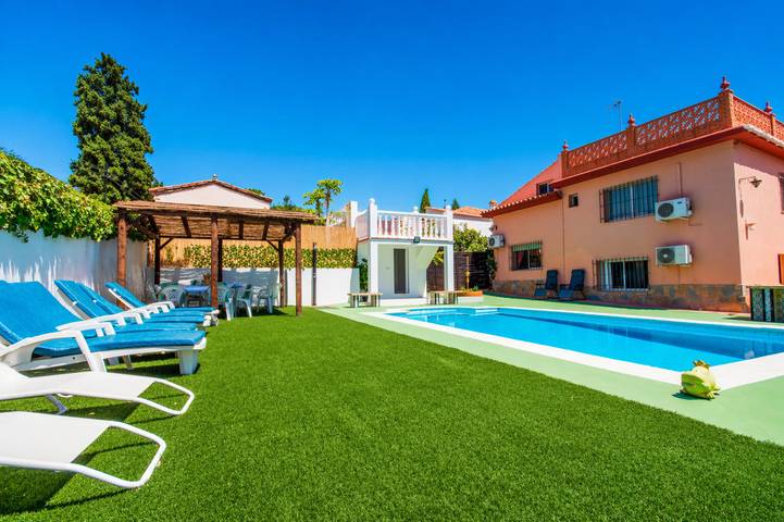 Villa pour 8 personnes, avec terrasse et jardin - 1