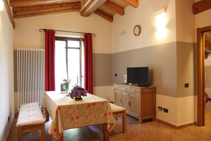 Maison d’hôte pour 3 personnes, avec Balcon et Terrasse ainsi que Jardin et Vue à Acceglio