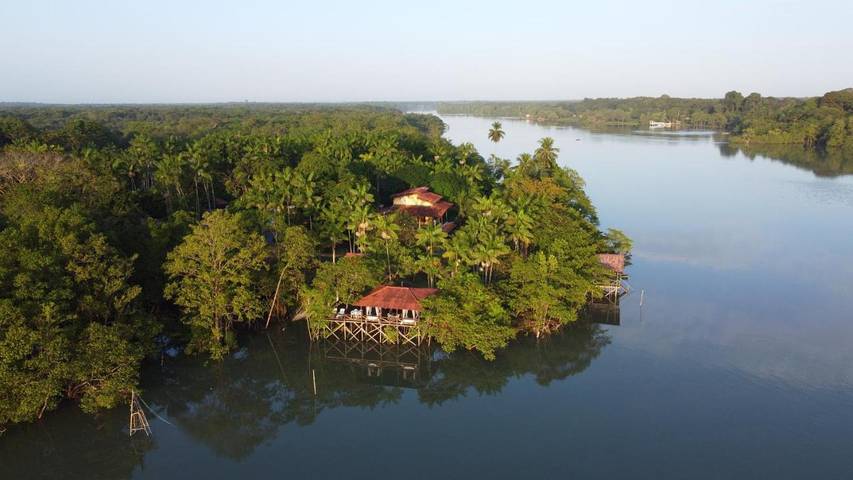 Hôtel pour 6 personnes, avec piscine et jardin ainsi que vue sur le lac et vue dans le Nord (Brésil)