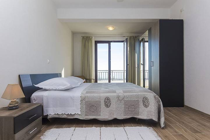 Maison individuelle avec vue sur la mer, sur un terrain de 2. 000qm, 2 Schlafzi. in Makarska, Makarska riviera