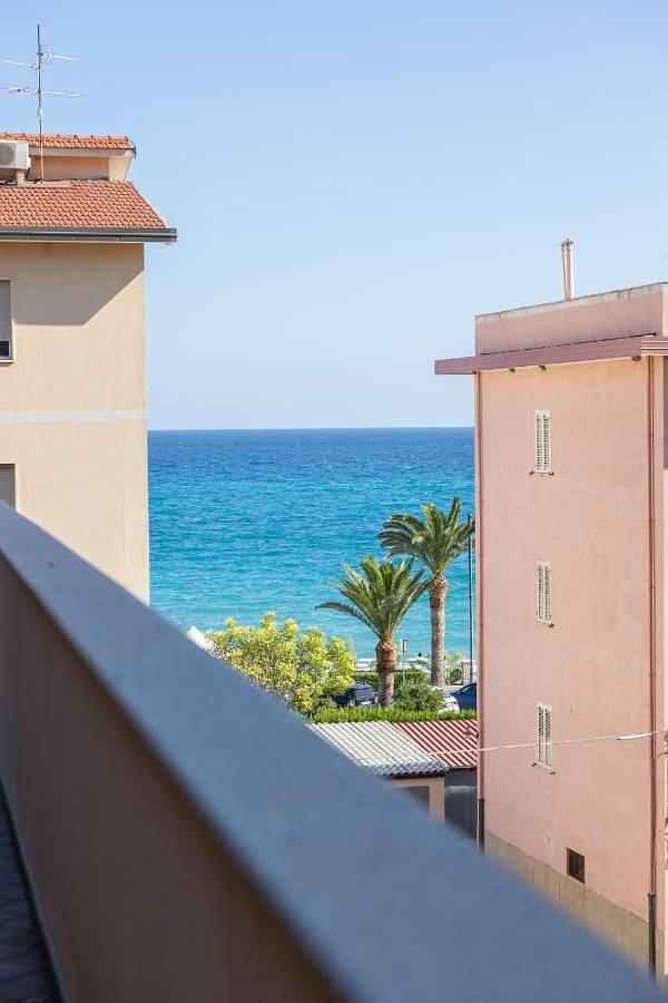 Casa vacanza per 8 persone, con Balcone e Terrazza nonché Panorama a Roccella Ionica