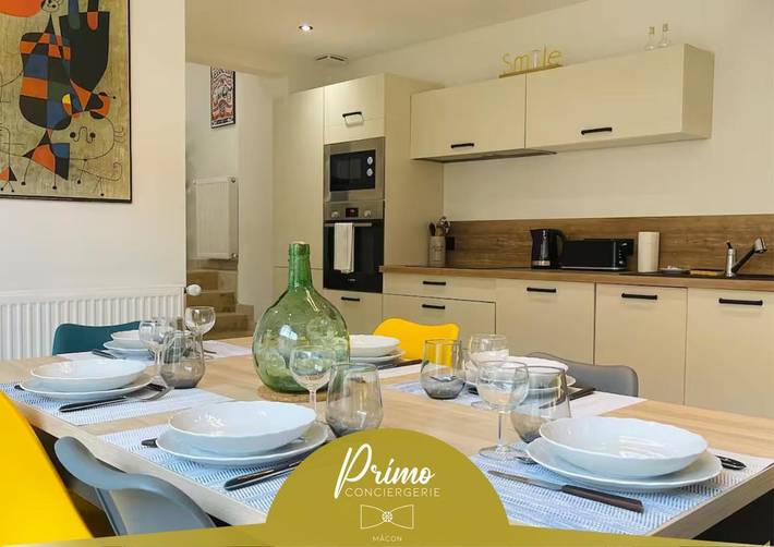 Location de vacances pour 8 personnes, avec jardin et vue à Buxy