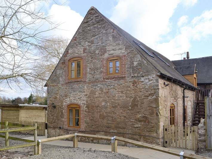 Glamping for 3 people, with garden, with pets in Staffordshire