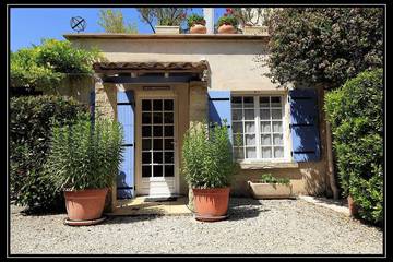 Gîte pour 3 personnes, avec jardin ainsi que terrasse et piscine à Rognonas