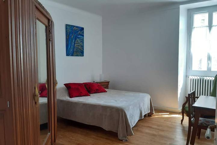 Location de vacances pour 6 personnes, avec terrasse, animaux acceptés à La Bachellerie - 2