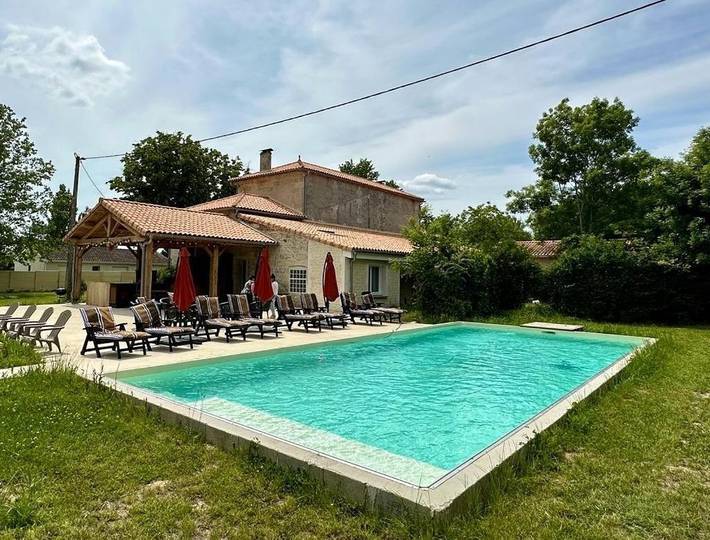 Location de vacances pour 15 personnes, avec piscine, adapté aux familles à Saint-Ciers-d'Abzac - 3
