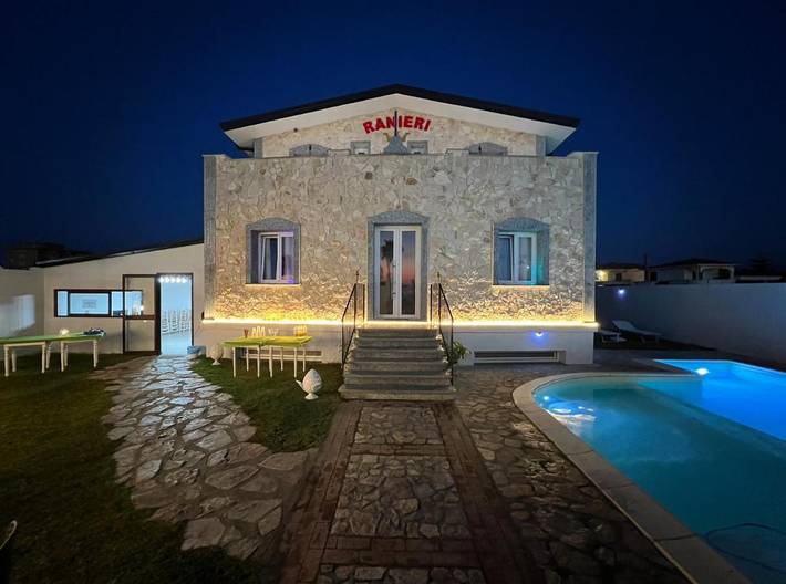 Casa vacanza per 2 persone, con Terrazza e Giardino nonché Piscina e Panorama a Gioia Tauro