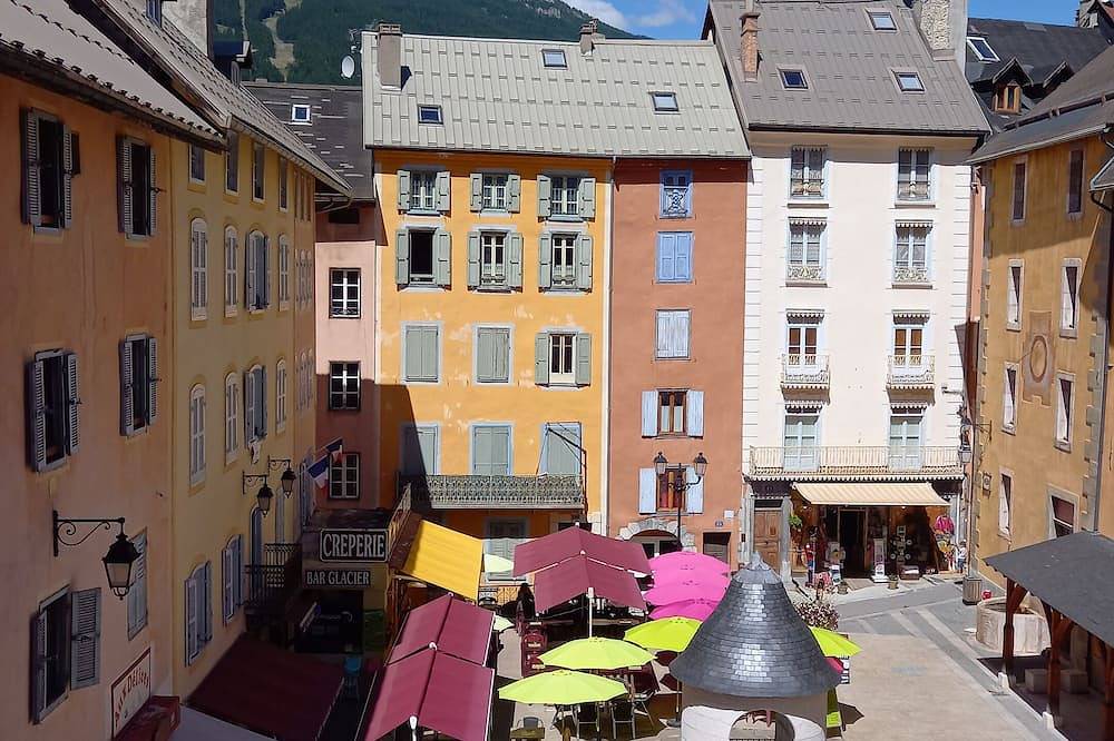 Ganze Wohnung, Charming apartment le 1707 in the heart of the historic city of Vauban in Briançon, Serre Chevalier