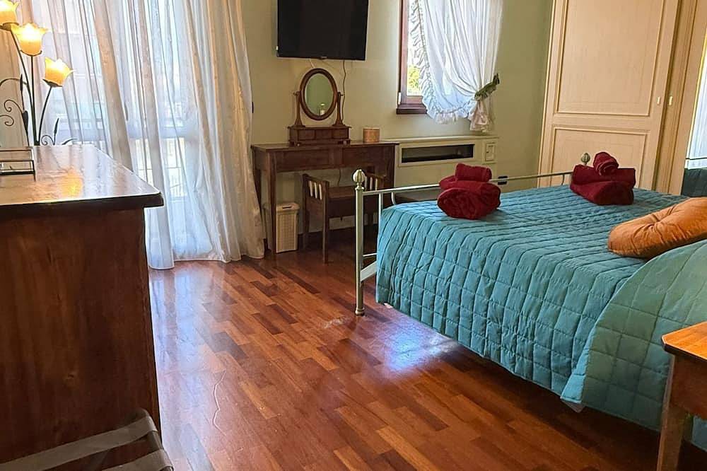 Independent villa with free parking space and close to the subway - Rome in Rom, Rom Provinsen