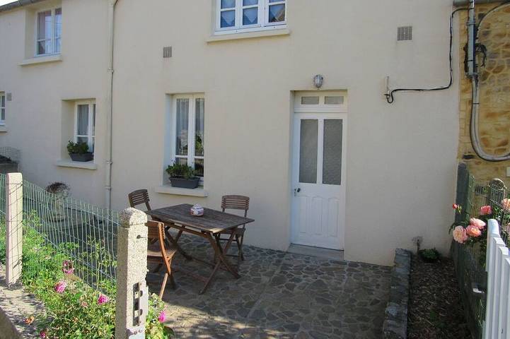 Location de vacances pour 6 personnes, avec jacuzzi ainsi que jardin et terrasse, animaux acceptés à Montgardon