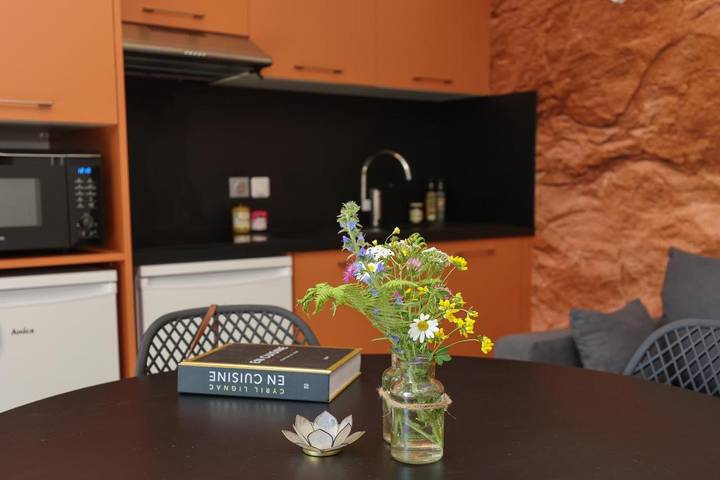 Parc de vacances pour 8 personnes, avec vue ainsi que jardin et piscine à Sainte-Féréole