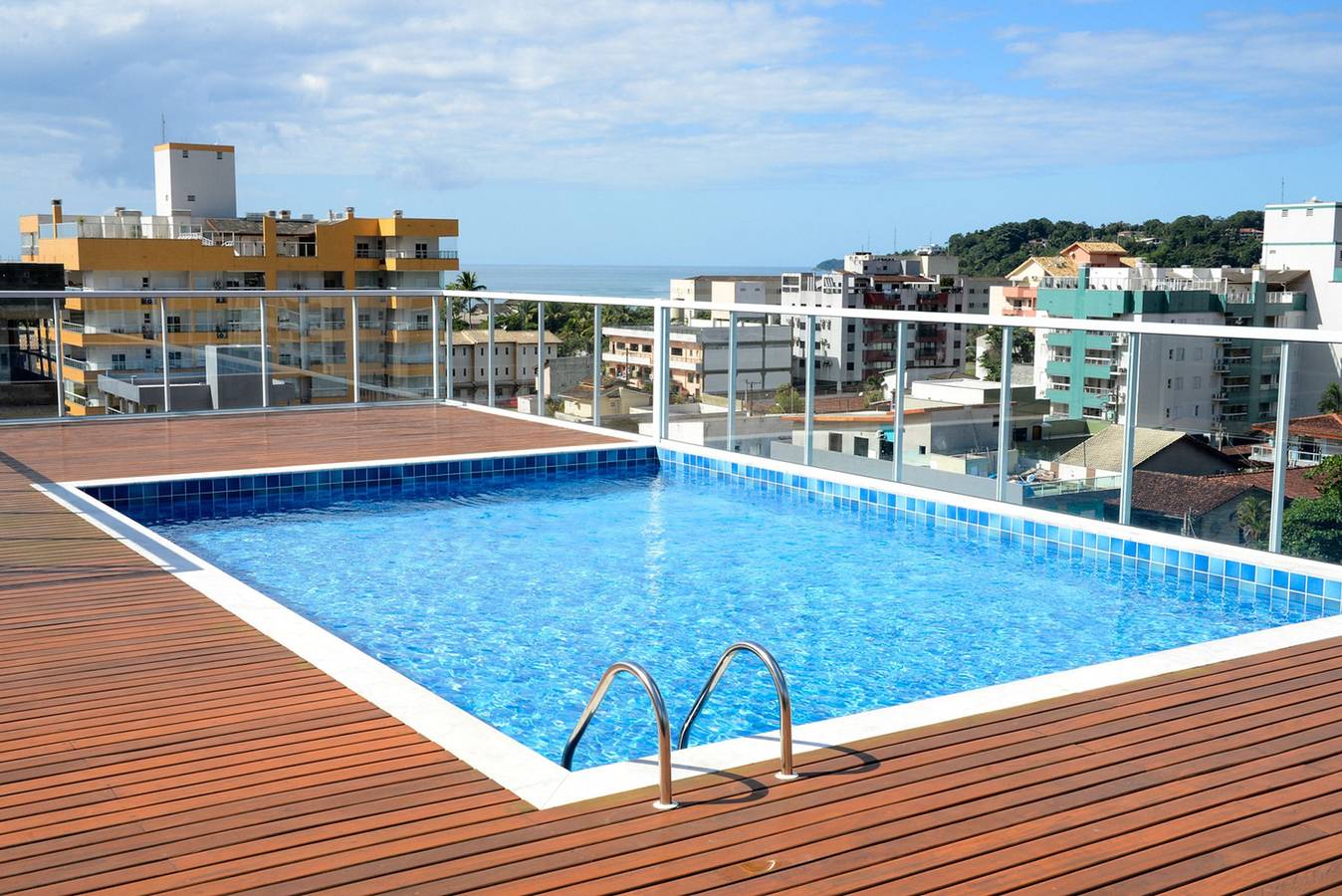 Appartamento intero, Apto c área gourmet a 300m da Praia das Toninhas in Toninhas Ubatuba, Ubatuba