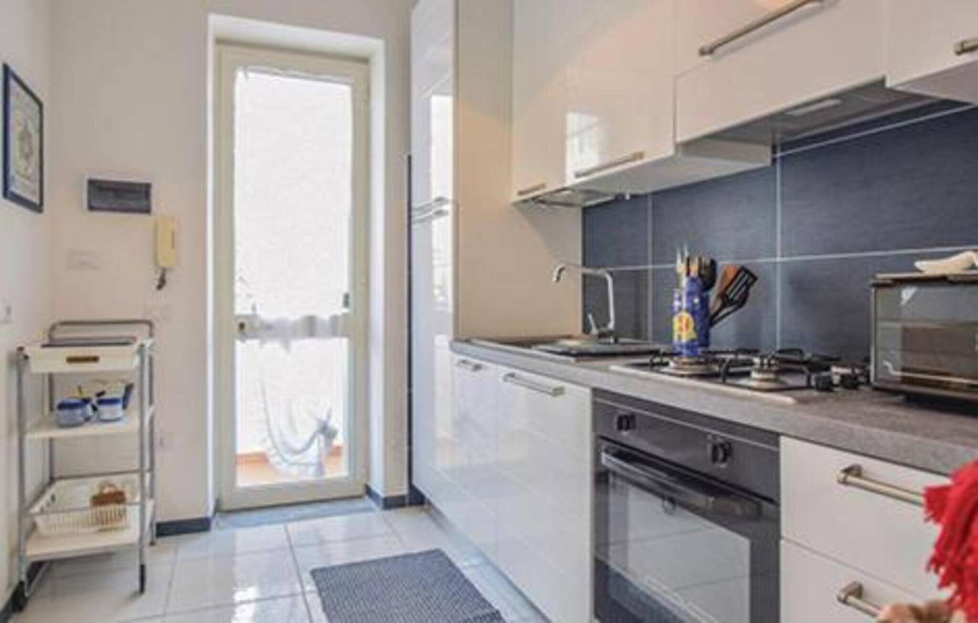 Ganze Wohnung, Apartment 'Polverino' mit Bergblick, privatem Garten und Wlan in Santa Maria di Castellabate, Cilento