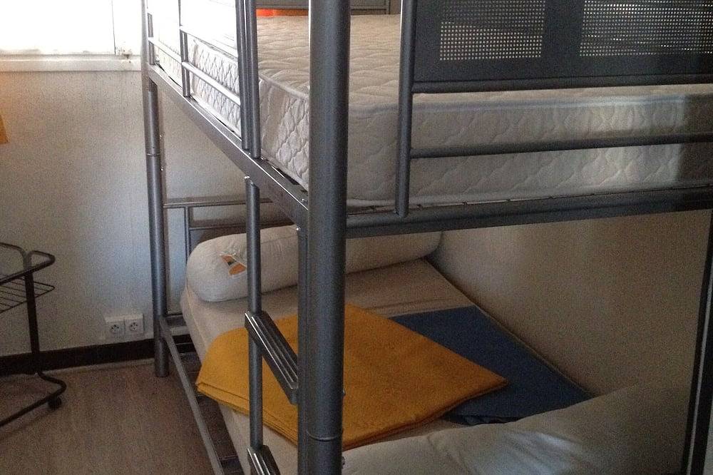 Appartement entier, Construite par mme Calment doyenne mondiale de l'humanité 122 ans,à 50 m de la m in Saintes-Maries-de-la-Mer, Côte méditerranéenne (France)