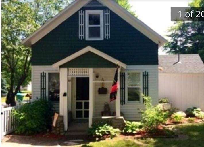 Vacation rental for 7 people, with terrace and yard, with pets in Lake Leelanau