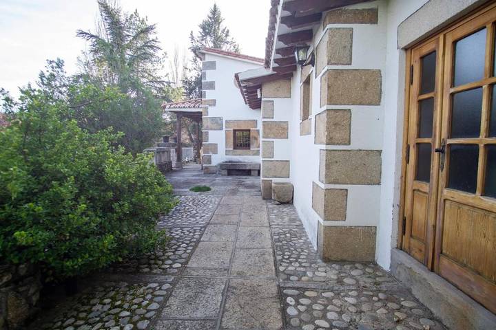 Casa rural para 10 personas, con terraza además de vistas y jardín en Sierra de Gredos - 3